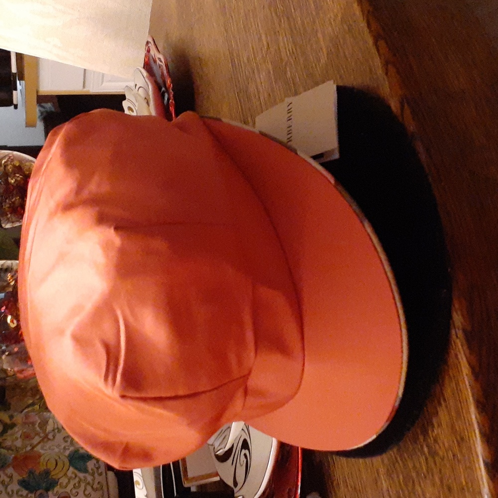 BURBERRY CAP PINK/ BURBERRY NOVA TRIM SIZE M NWT